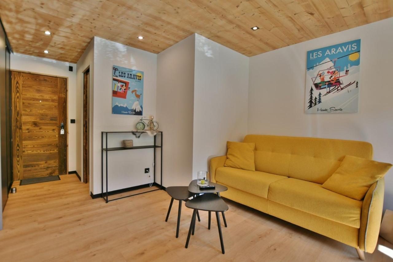 Bel Appartement Centre De Thones Lumineux Et Spacieux Neuf Exterior foto